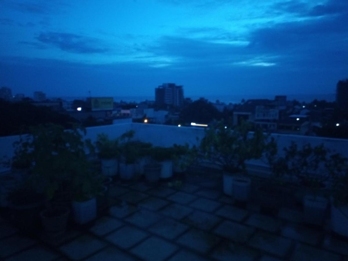 Ocean Pebbles Apartment Dehiwala-Mount Lavinia ภายนอก รูปภาพ