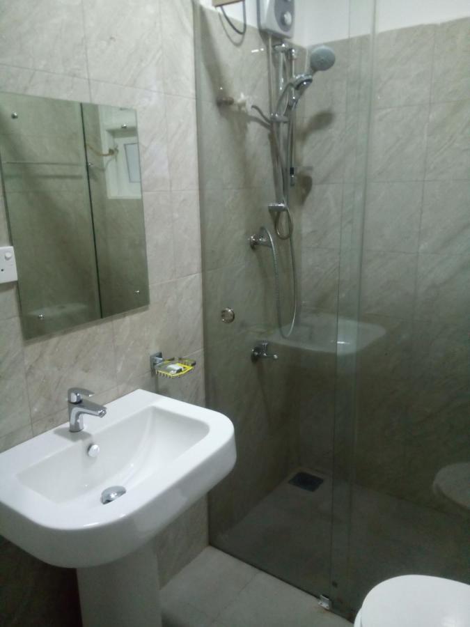 Ocean Pebbles Apartment Dehiwala-Mount Lavinia ภายนอก รูปภาพ