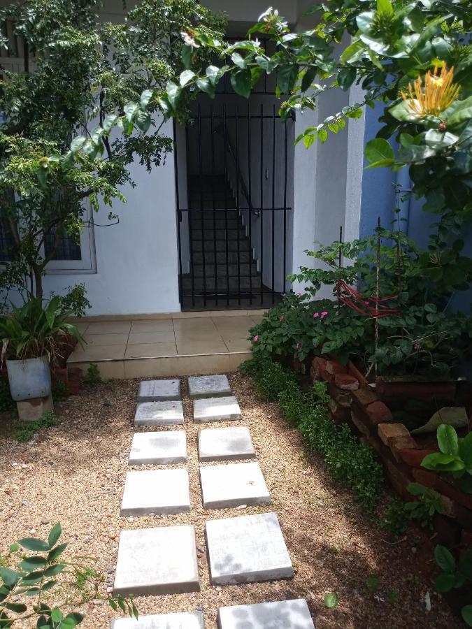 Ocean Pebbles Apartment Dehiwala-Mount Lavinia ภายนอก รูปภาพ
