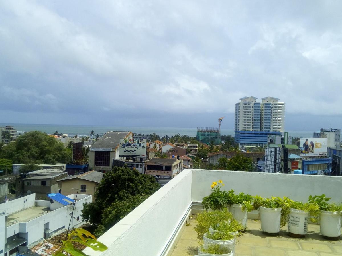 Ocean Pebbles Apartment Dehiwala-Mount Lavinia ภายนอก รูปภาพ